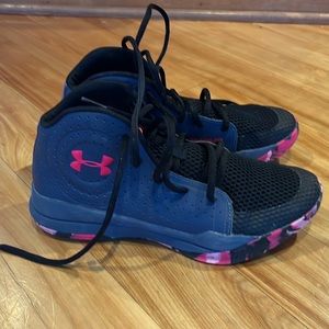 Girls basketball shoes 6Y